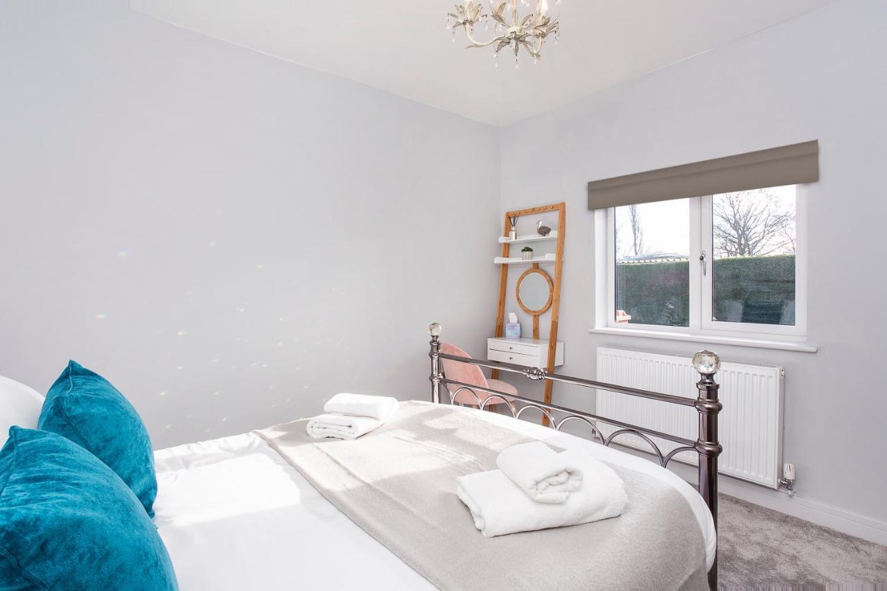 Апартаменти The Luxury Potting Shed With Free Parking! Йорк Екстер'єр фото